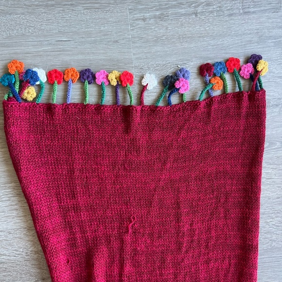 red scarf with crochet flower fringe - Picture 3 of 3